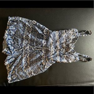 Blue and white patterned romper💙🤍